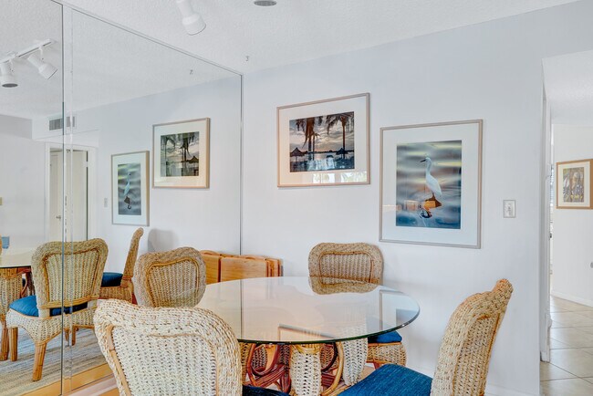 Building Photo - 6080 Bahia Del Mar Cir