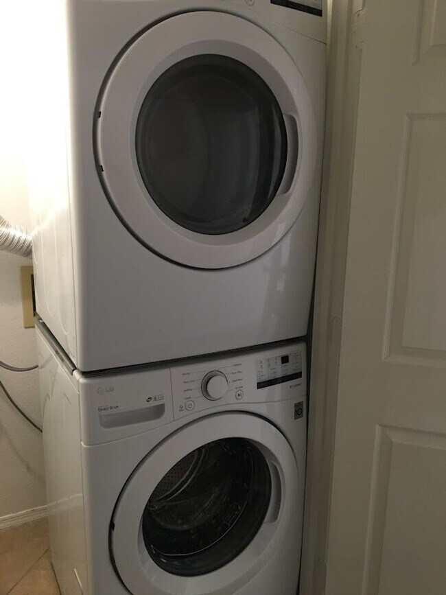 Building Photo - Chevelon