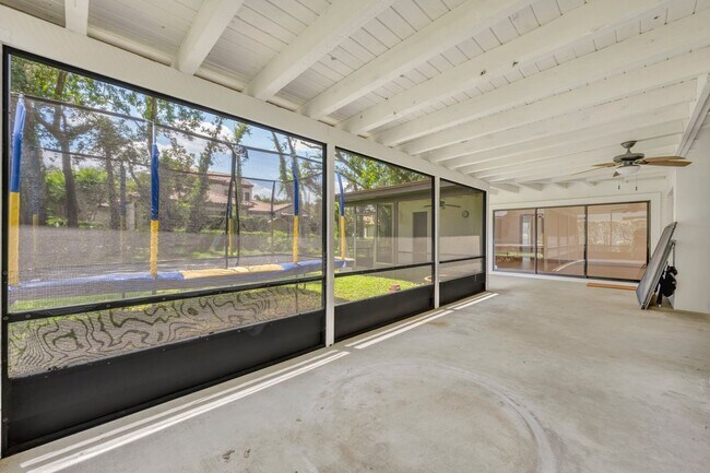 Building Photo - Waterbridge Stunner