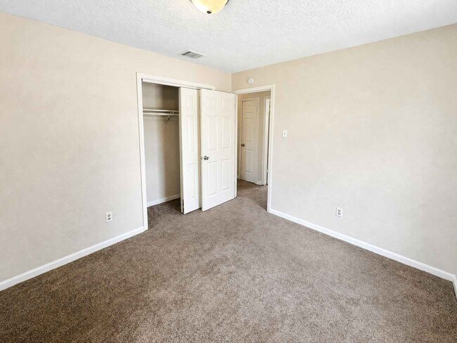 Building Photo - 8710 Parkway Forest Dr