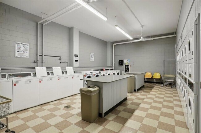 Building Photo - 3060 Pharr Ct N Northwest