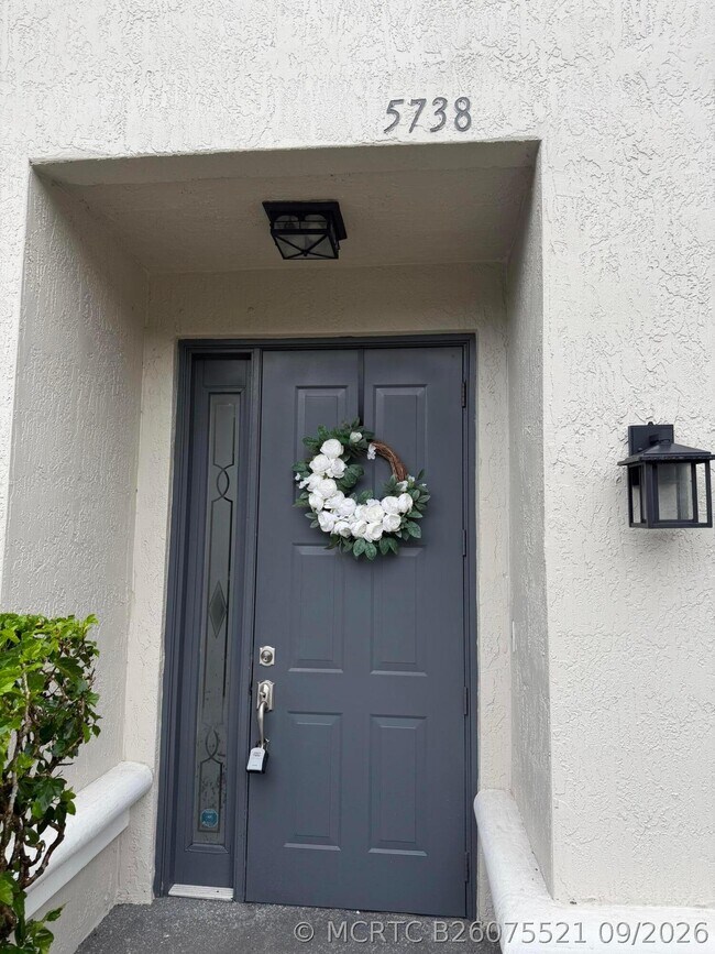 Building Photo - 5738 NW 48th Ave