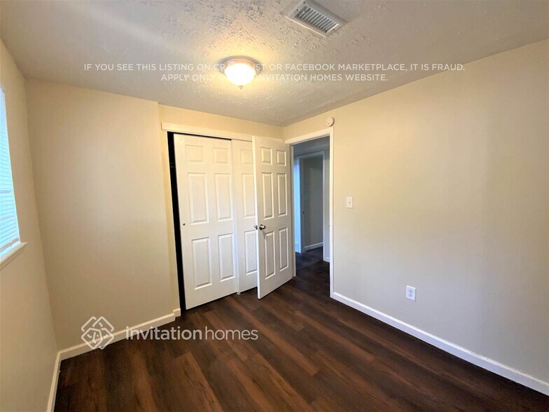 Building Photo - 3147 S Ouray St