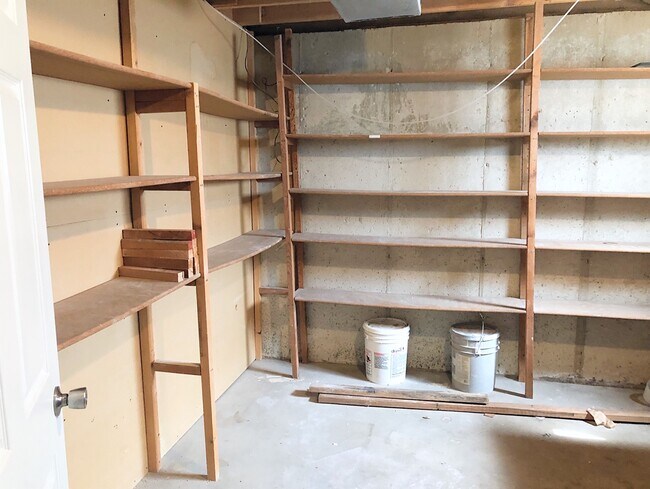Building Photo - 1038 Cedar Ridge Rd