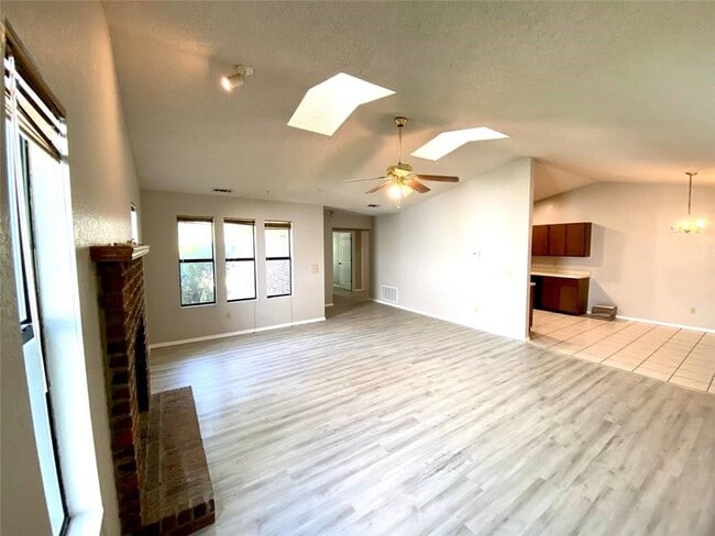 Building Photo - 3611 W Wood St