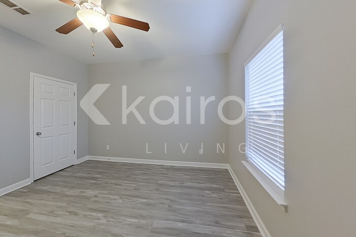 Building Photo - 10103 W 20th St