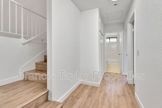 Building Photo - 2182 Firethorn Glen