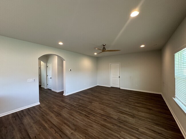 Building Photo - 74 Gracyn Ln