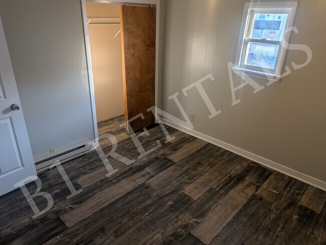 Building Photo - 707 S Vine St