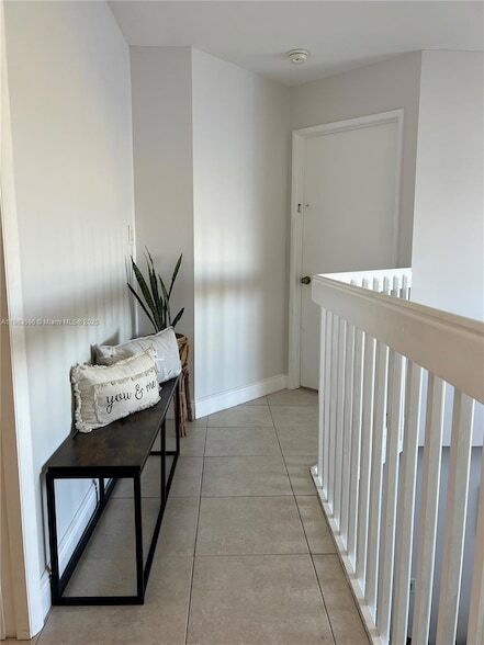 Building Photo - 15549 Miami Lakeway N