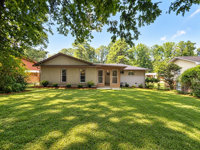 Building Photo - 2579 Bonnybrook Dr SW