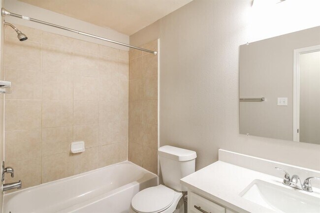 Building Photo - 9422 Camelia Crest Ln
