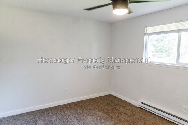 Building Photo - 3917 S Johnson St