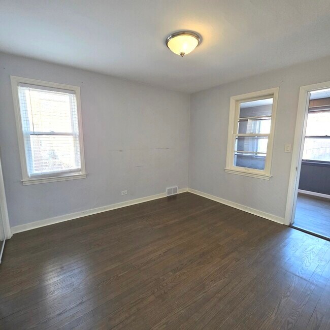 Building Photo - 8845 Bronx Ave