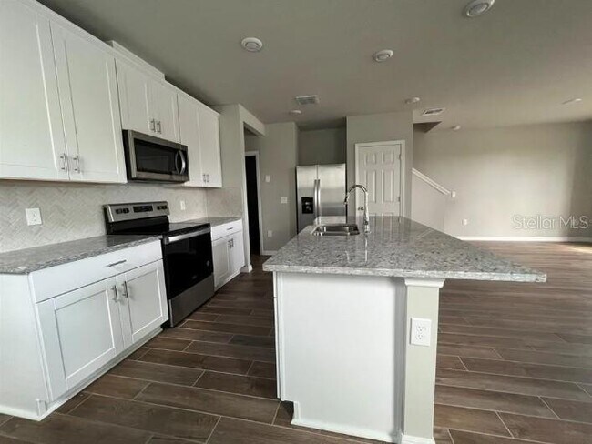 Building Photo - 756 Legacy Dr