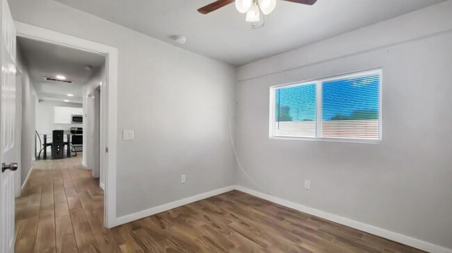 Building Photo - All new interior! Walk to Avondale conveni...