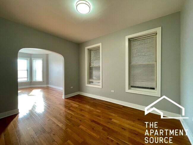 Building Photo - 4736 W Armitage Ave