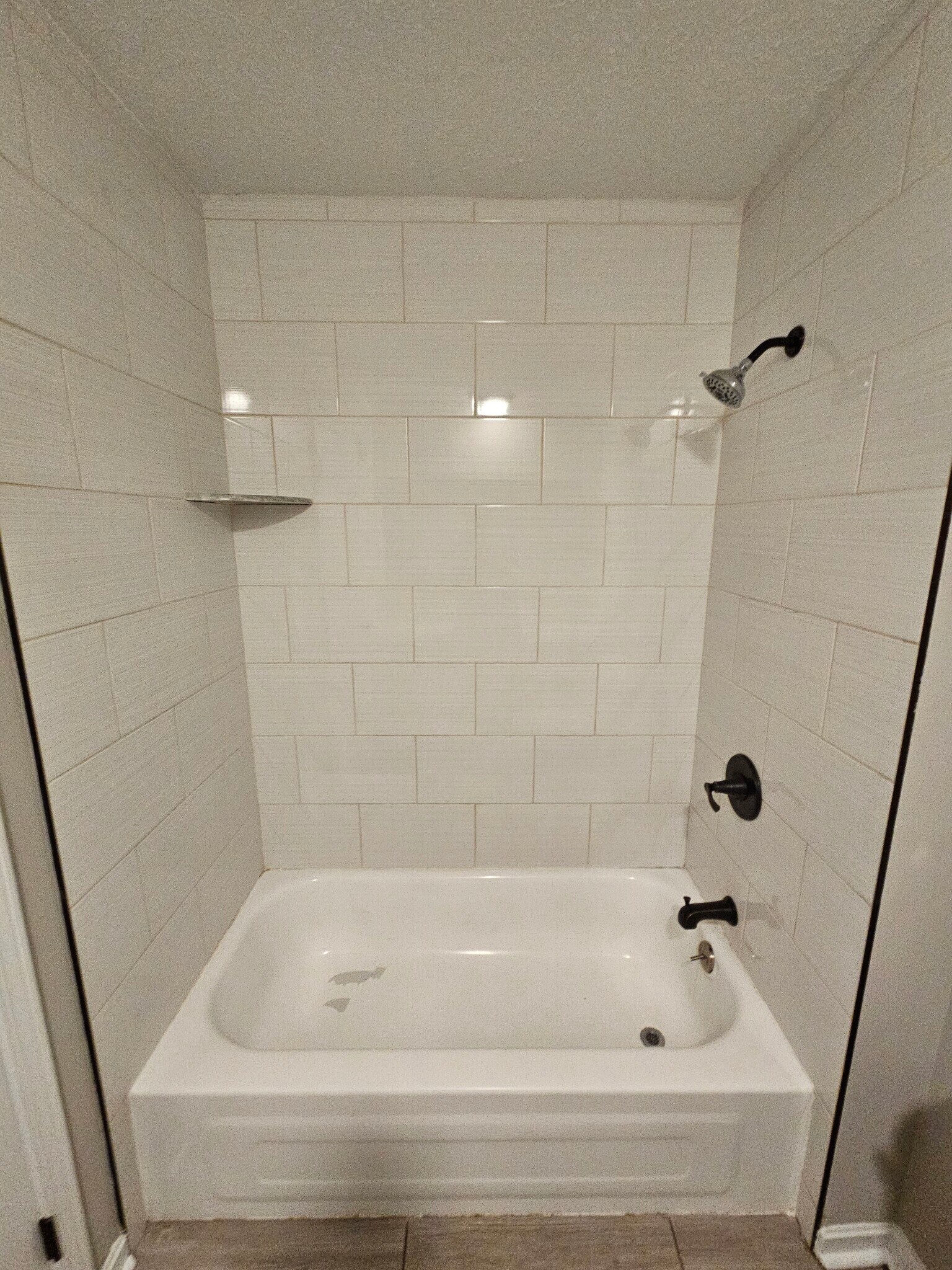 Full Bath - 9323 Willowwood Way