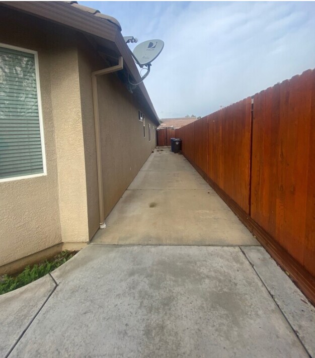 Building Photo - Beautiful 4 bedroom 2 bathroom home in Ran...