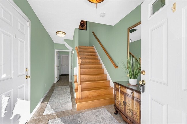 Building Photo - 262 Littleton Rd