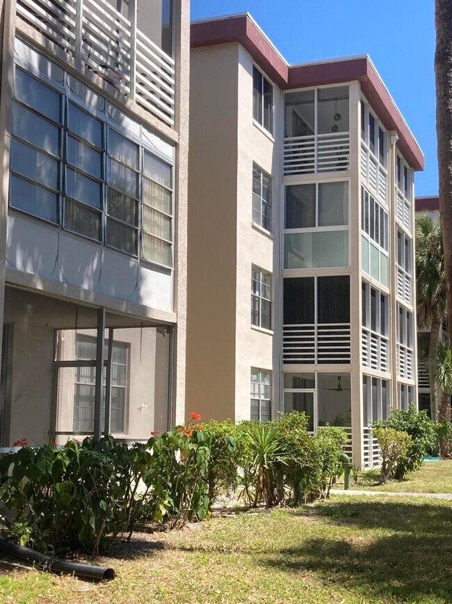 Building Photo - 2650 NW 49th Ave
