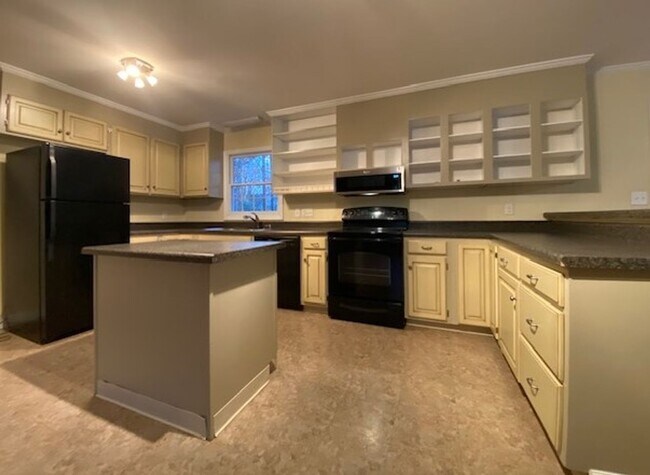 Building Photo - 3BR/2BA Ranch with Fenced Yard – Huntersville