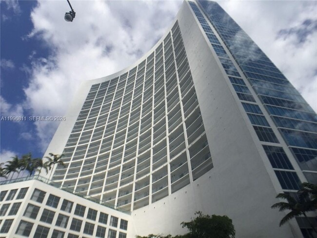 Building Photo - 601 NE 36th St