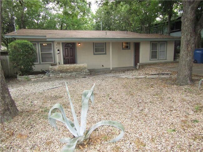 Building Photo - East Austin 3x2 Home Near Downtown & UT