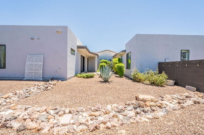 Building Photo - 19725 N 39th Dr