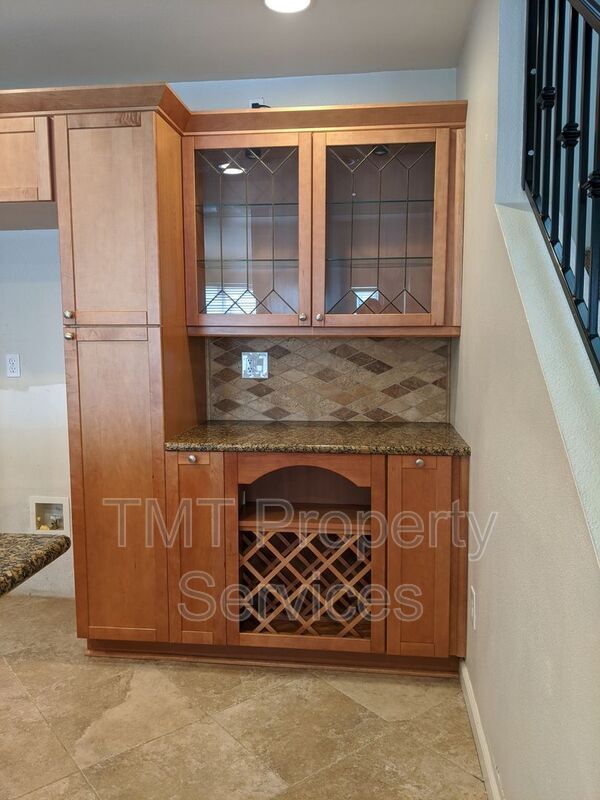 Building Photo - 2537 Brunswick Dr
