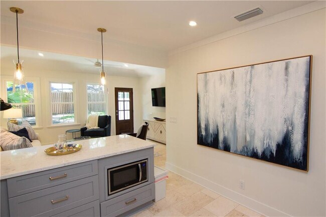 Building Photo - 112 Fish Fever Ln