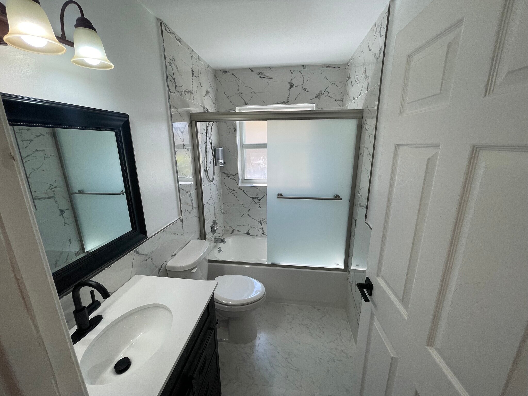 Guest Bathroom - 7927 Manor Forest Blvd
