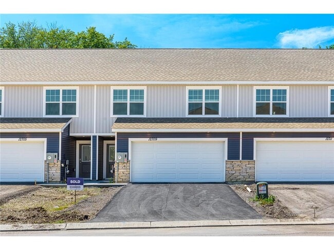 Building Photo - 12709 Ashbury Dr