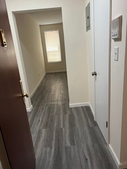 Building Photo - 2665 Homecrest Ave