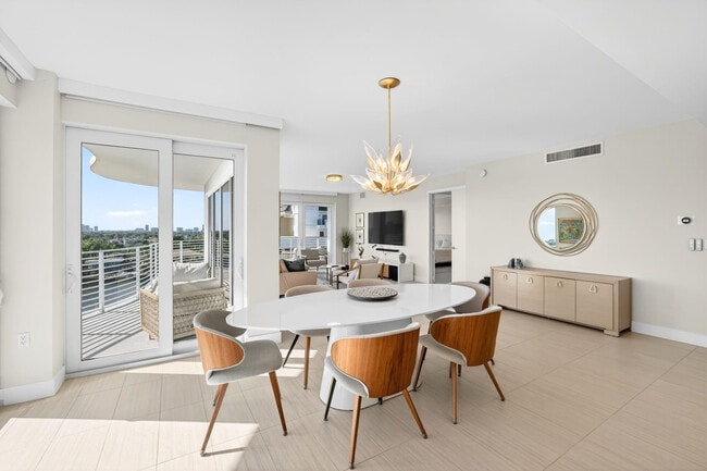 Building Photo - 612 Bayshore Dr