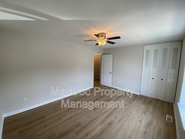 Building Photo - 128 Hickok Cir