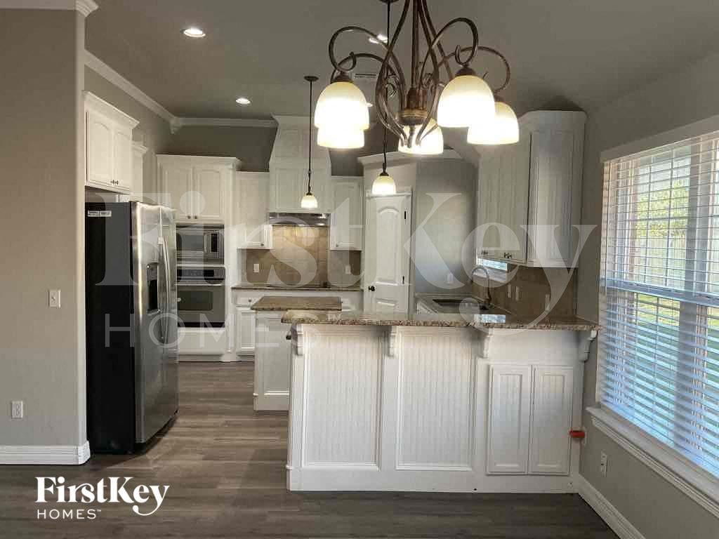 Building Photo - 3320 Valley Meadow