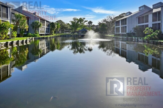 Building Photo - 251 Fenwick Dr