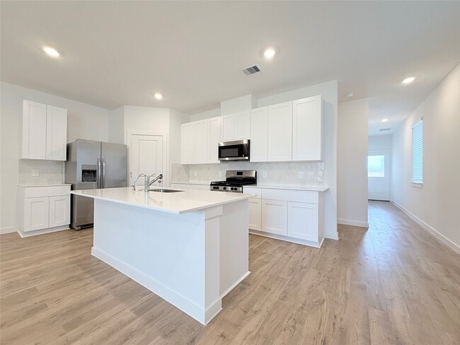 Building Photo - 28214 Meadowlark Sky Dr