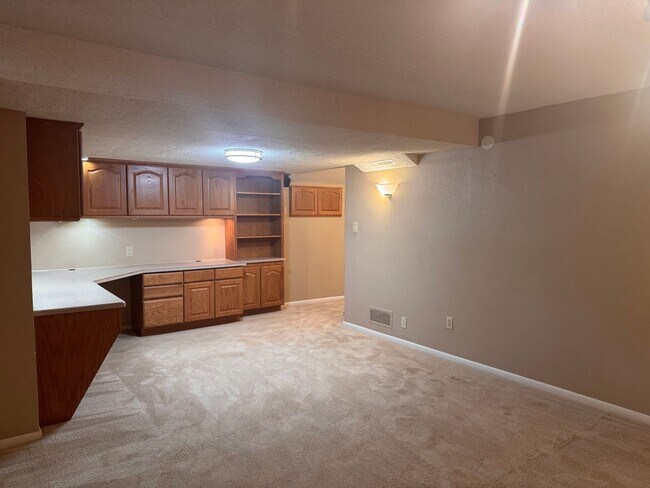Building Photo - 3131 W Platte Ave