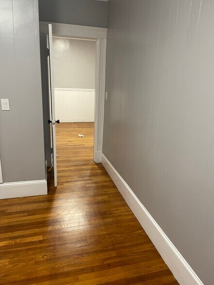 Building Photo - 84 Endicott St