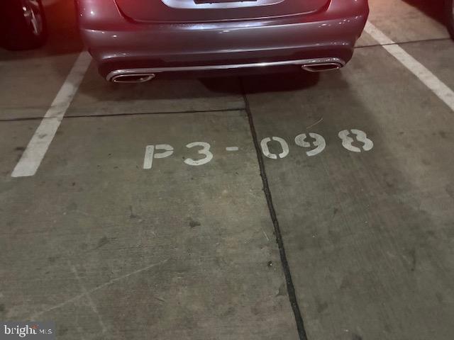 Building Photo - 8220 Crestwood Heights Dr