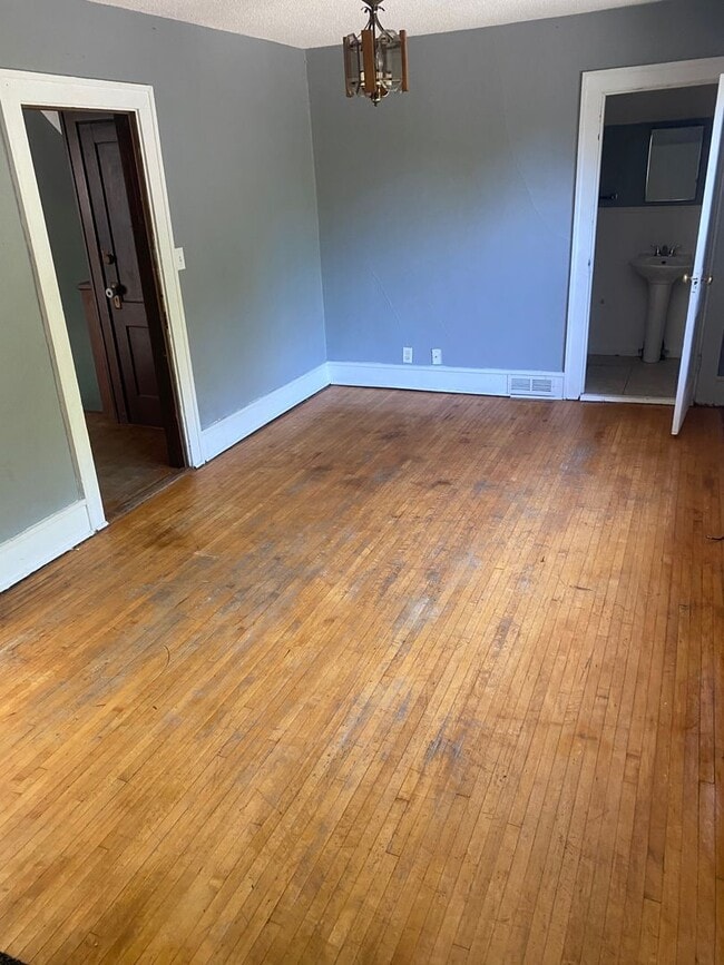 Building Photo - 300 13th St SW