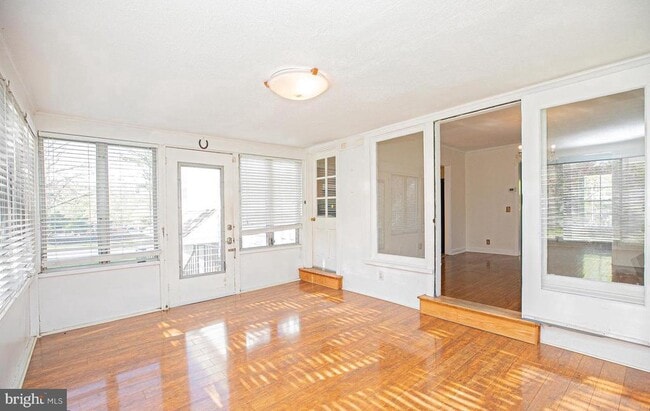 Building Photo - 526 Williams Rd