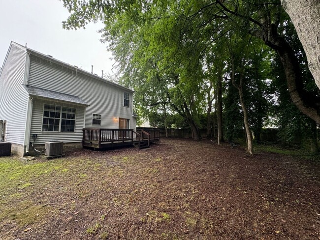 Building Photo - Introducing a charming home located in the heart of Suffolk ¨ASK ABOUT OUR ZERO DEPOSIT¨