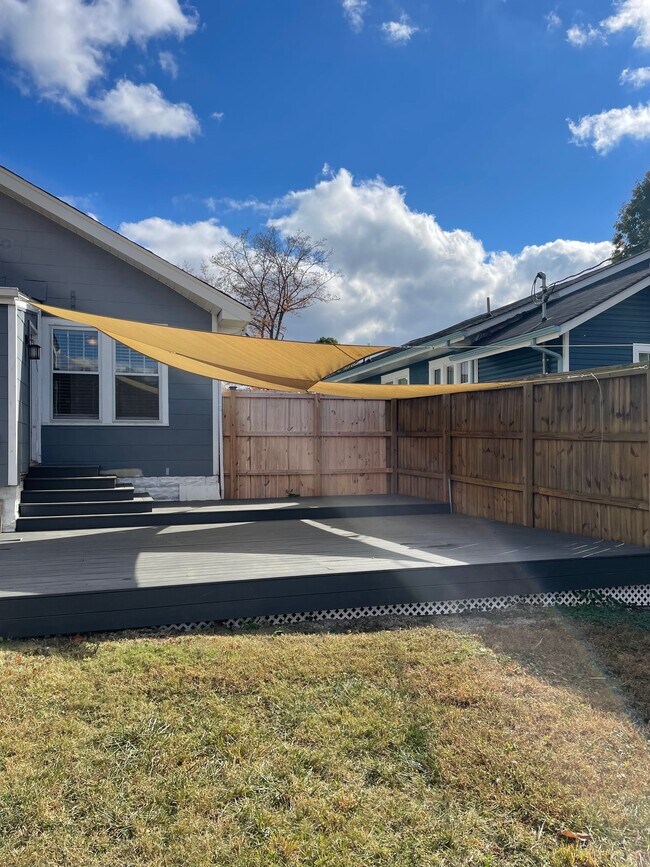 Building Photo - 1947 Emoriland Blvd