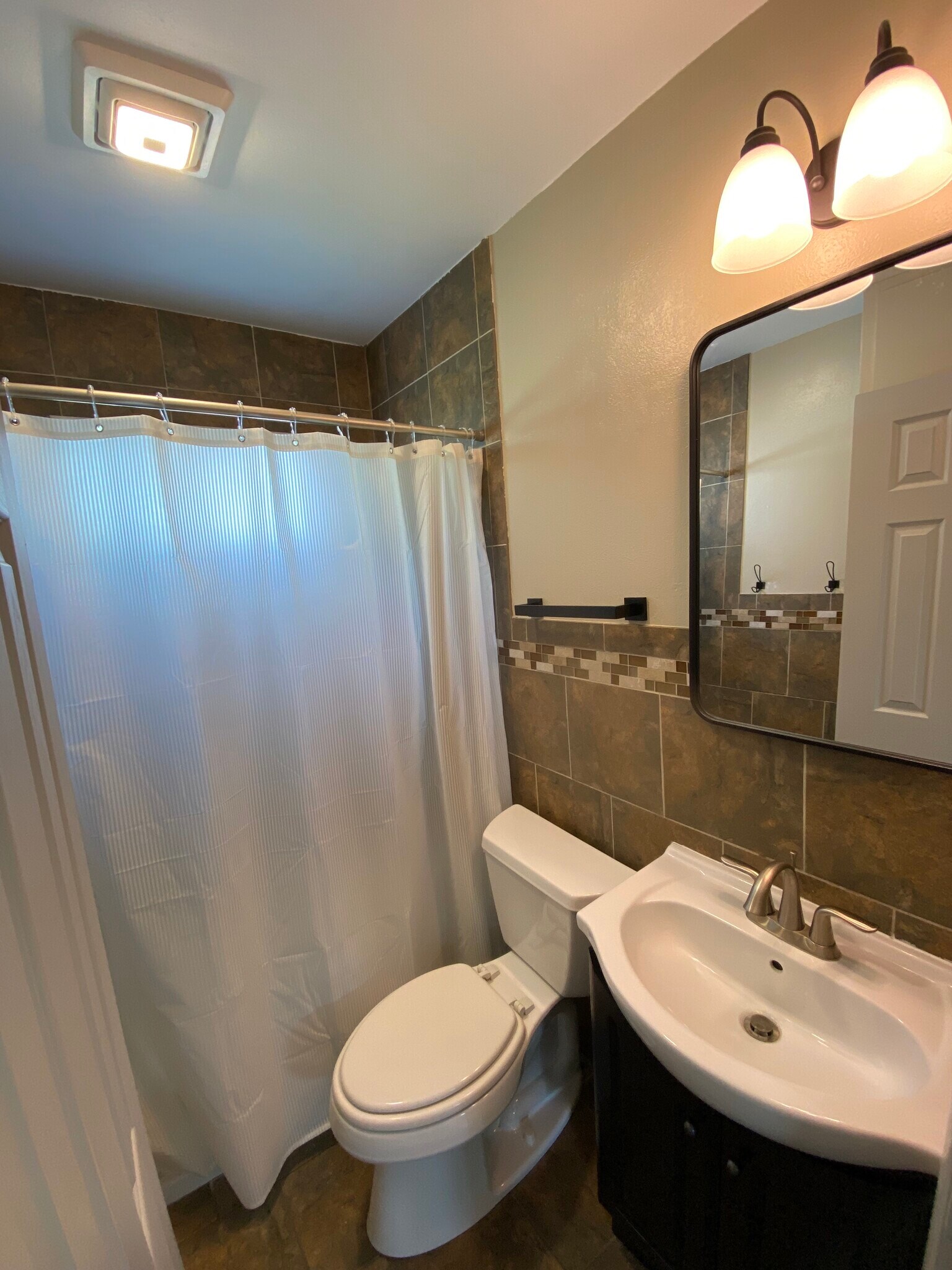 Building Photo - 1021 Chalmers Ave