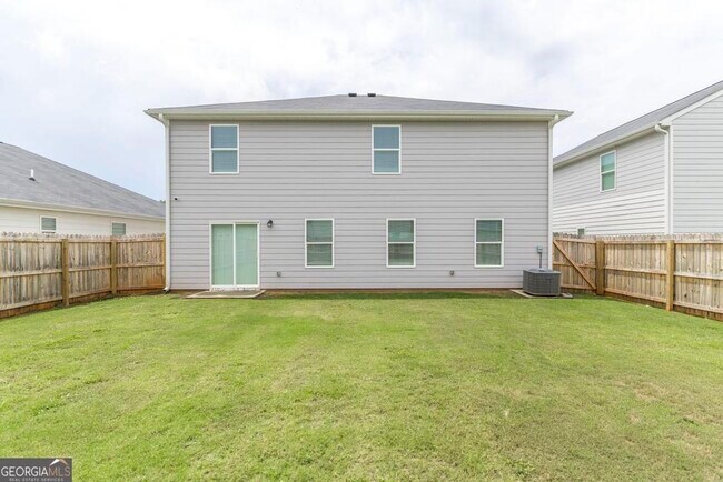 Building Photo - 105 Flat Rock Ml Trl