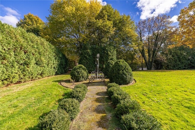 Building Photo - 1397 East Ave