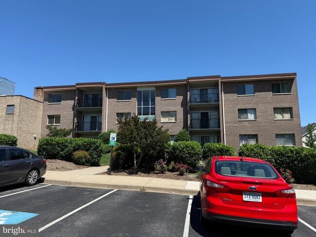 Building Photo - 1550 Renate Dr